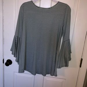 Bell sleeve tunic with cut out